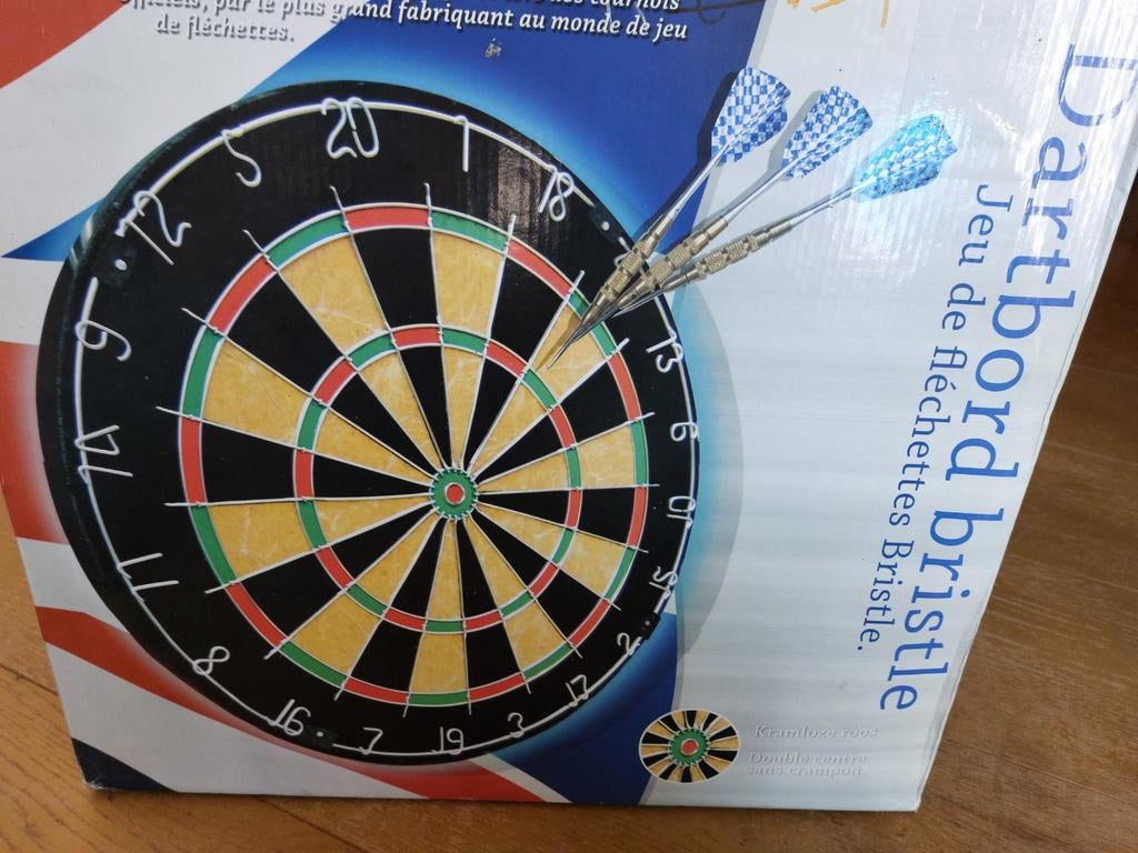 Evora dartbord met B-square pijltjes, Ophalen, Nieuw, Dartbord met pijlen