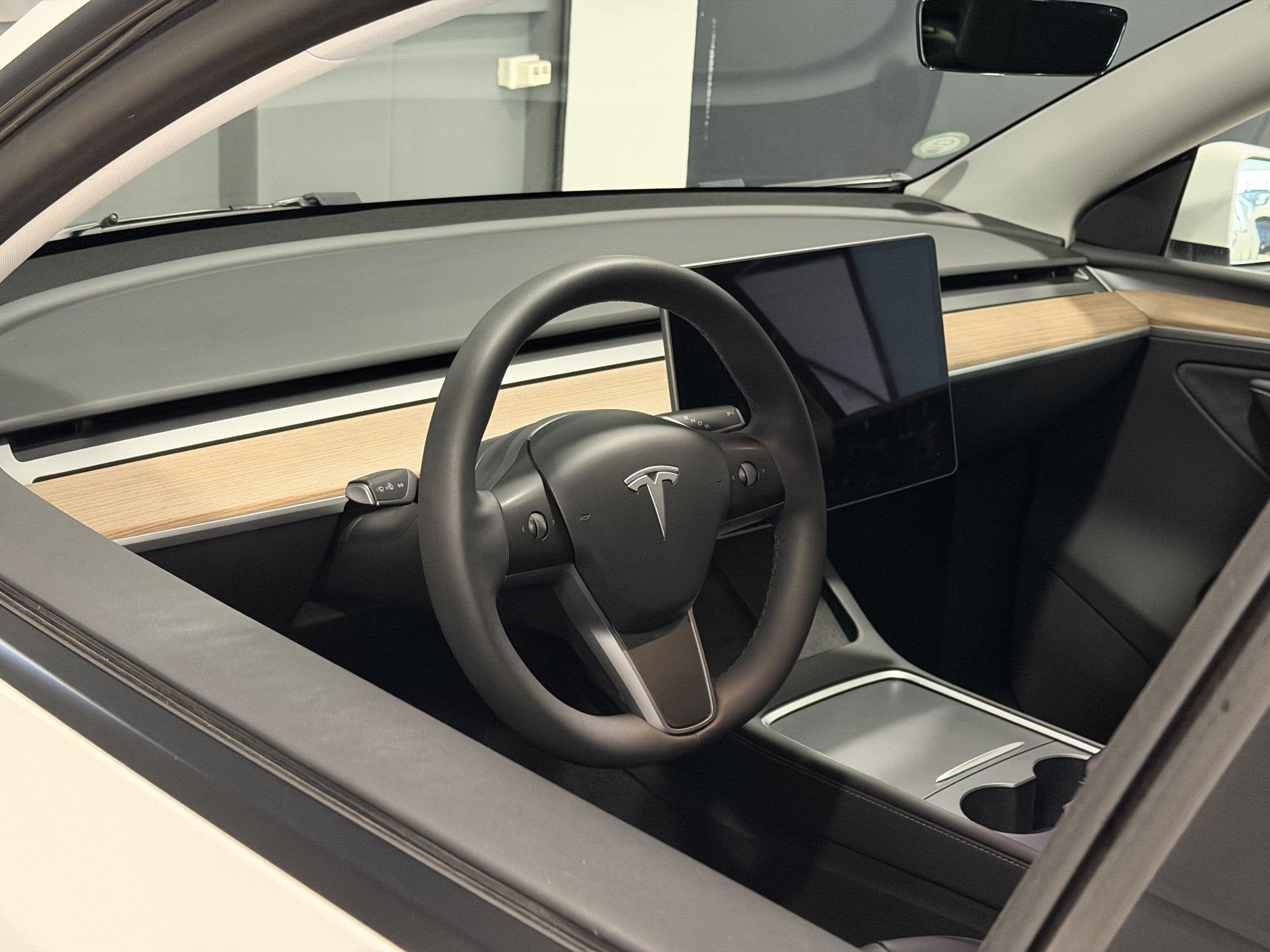 Tesla Model Y Long Range AWD 75 kWh | Trekhaak | SOH 91,7% |, Auto's, Automaat, Stof, Gebruikt, 495 min