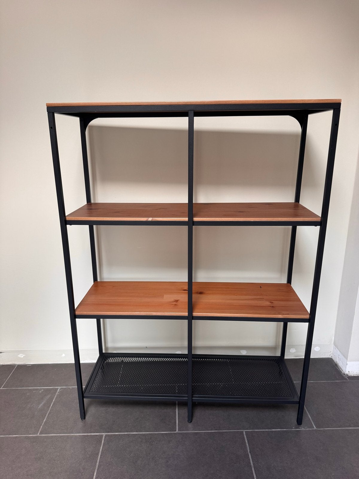 IKEA FJÄLLBO Stellingkast Zwart/Hout - Zo goed als nieuw, Ophalen, Met plank(en), 100 tot 150 cm, 50 tot 100 cm