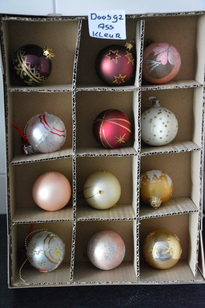 Kerstballen gekleurd Doos 92, Diversen, Ophalen of Verzenden, Zo goed als nieuw