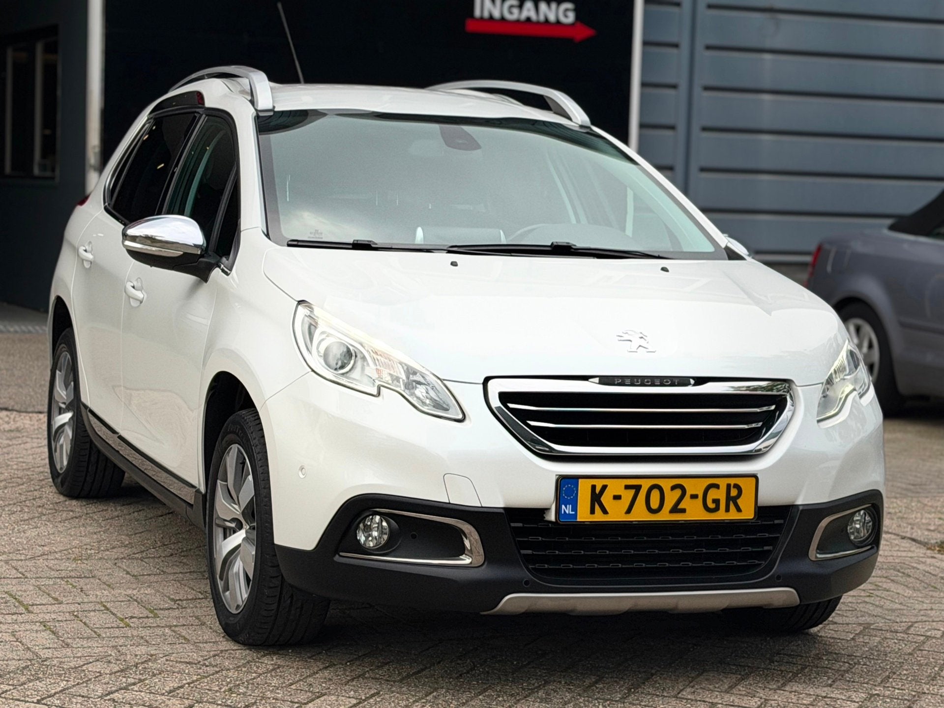 Peugeot 2008 1.2 PureTech Crossway AUTOMAAT ANDROID/NAVI/CRU, Auto's, Euro 5, 450 kg, Zwart, 1199 cc