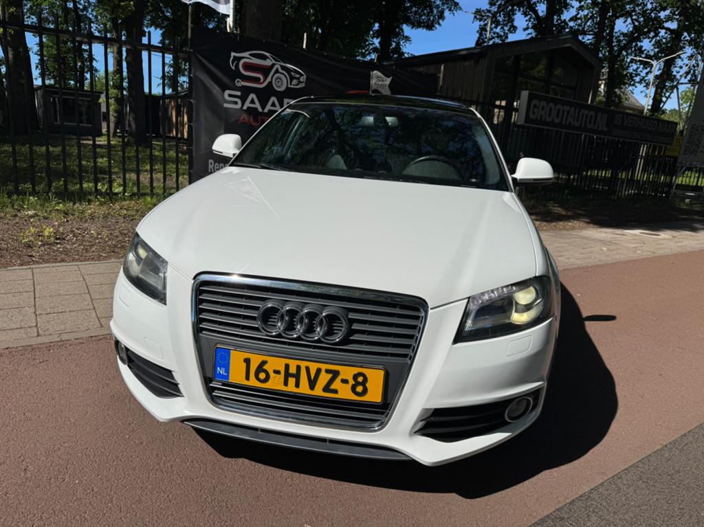 Audi A3 1.8 Tfsi S-Line Sportback AUT Wit Pano Nieuw APK, Auto's, Audi, 15 km/l, Zwart, 4 cilinders, 700 kg