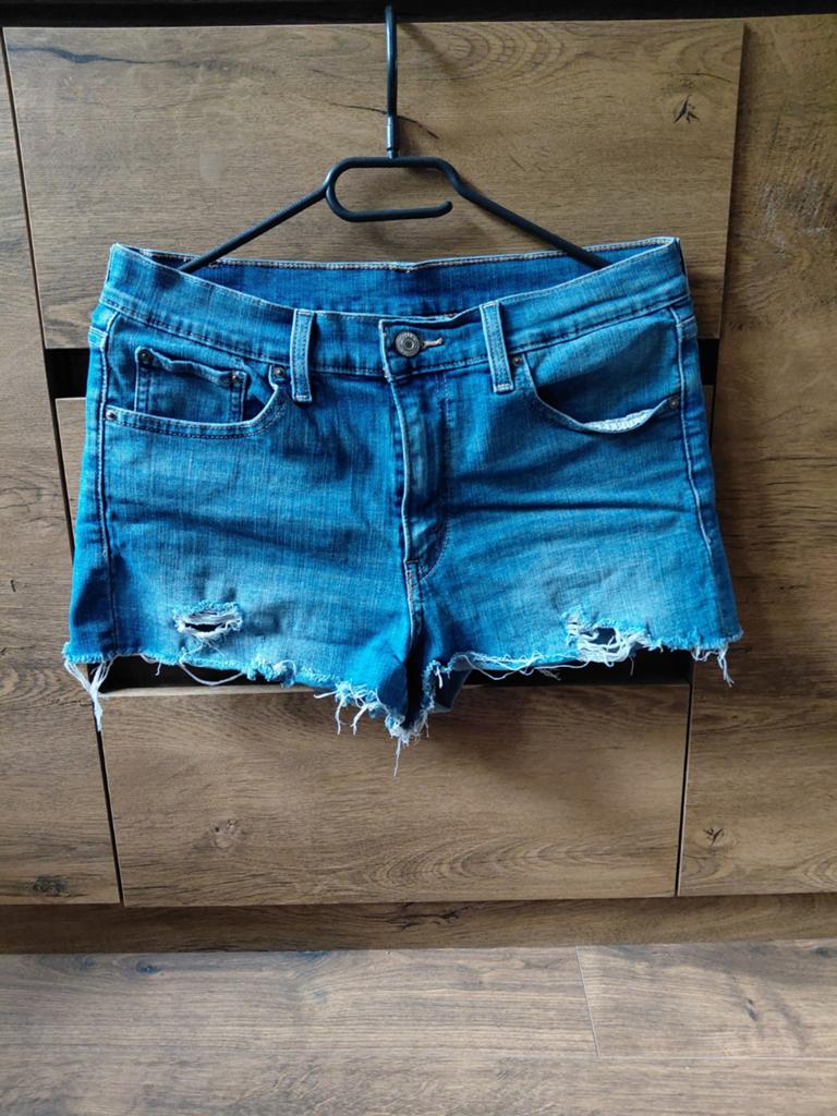 Levi's low rise short, Ophalen of Verzenden, Zo goed als nieuw, Blauw, W30 - W32 (confectie 38/40)