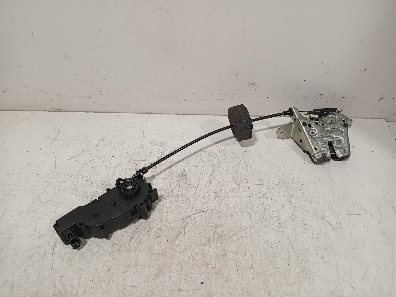 Slot mechaniek kofferdeksel achterklep elektrisch Mercedes-B, Onderdelen@venauto.nl, Van der Ven Autorecycling B.V., Gebruikt