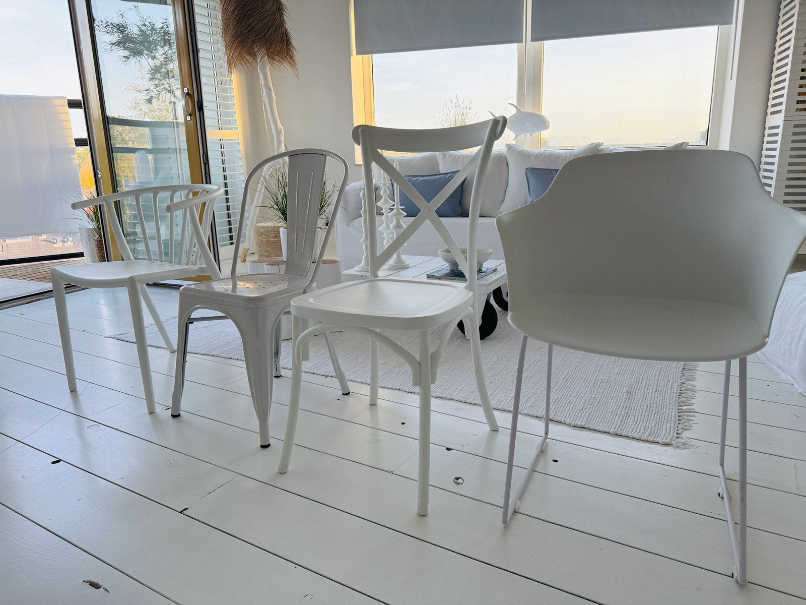 Loods5   4 design stoelen wit, Ophalen, Kunststof, Wit, Zo goed als nieuw