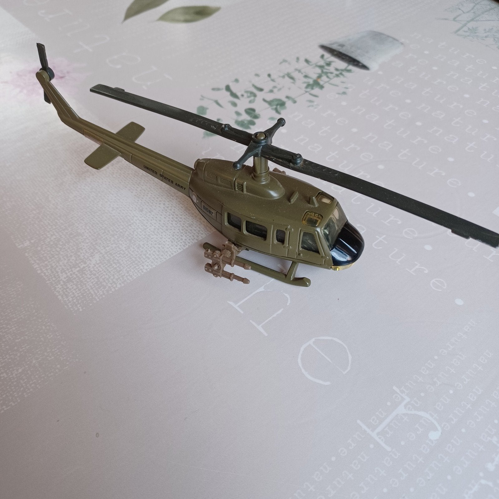 Helikopter Bell Huey US army ( model ), Ophalen of Verzenden, Zo goed als nieuw, Schaalmodel