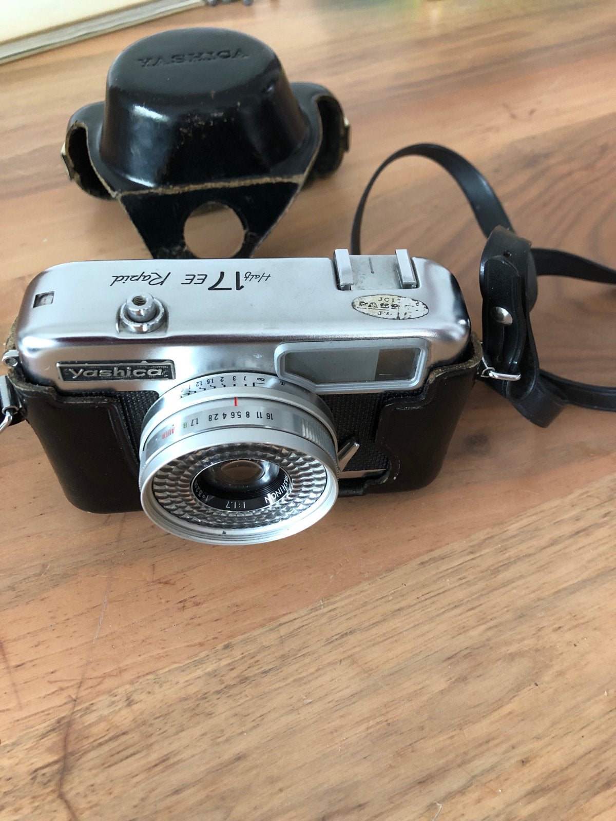 Yashica Half 17 EE Rapid Camera met leren tasje, Audio, Tv en Foto, Fotocamera's Analoog, Ophalen of Verzenden, Gebruikt, Compact