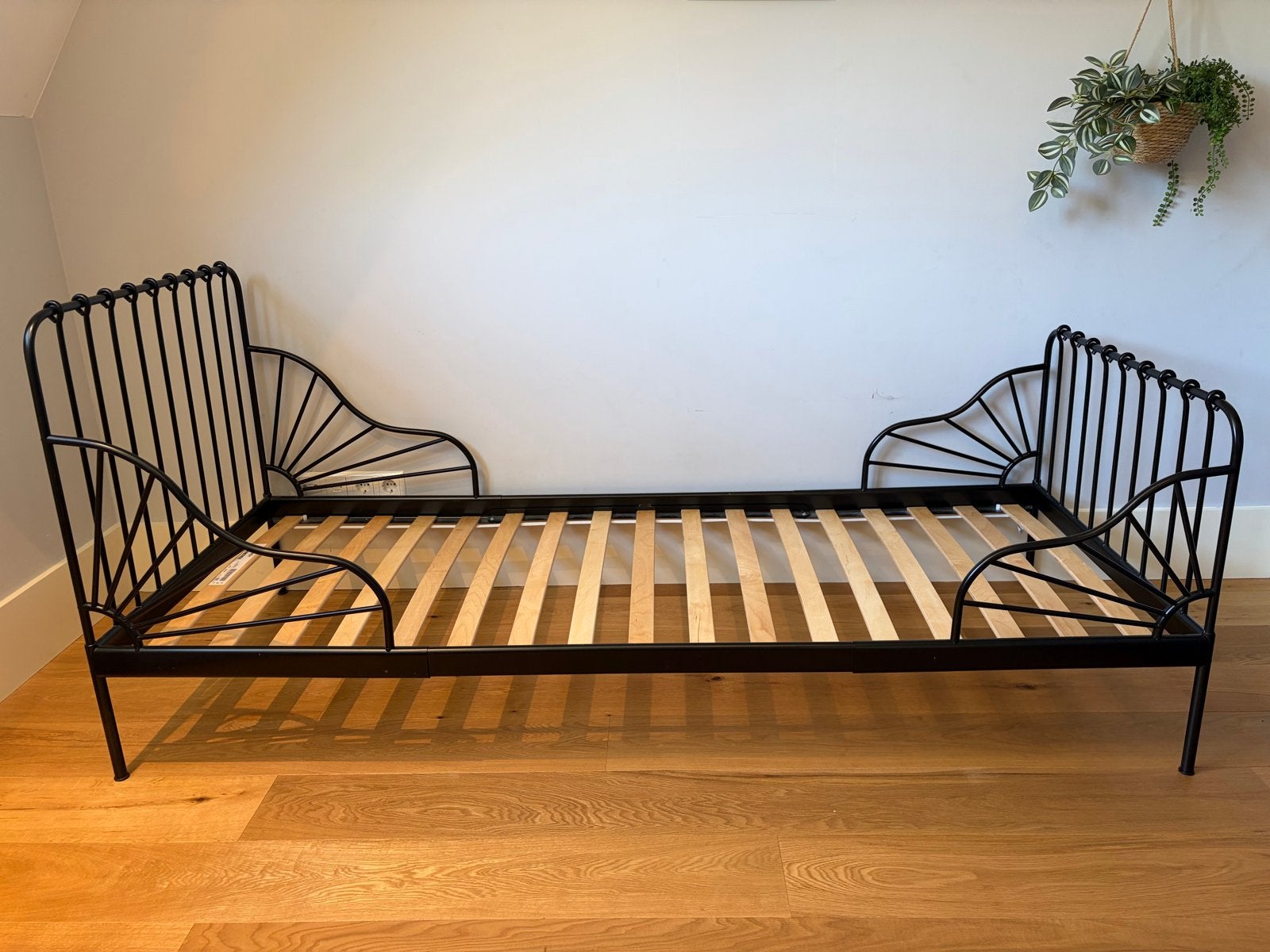 IKEA Minnen meegroeibed / kinderbed zwart, incl. lattenbodem, Ophalen, Eenpersoons, Zwart, 80 cm