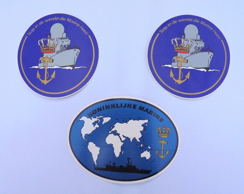 3 oude militaire stickers Koninklijke Marine., Ophalen of Verzenden, Marine, Nederland, Embleem of Badge