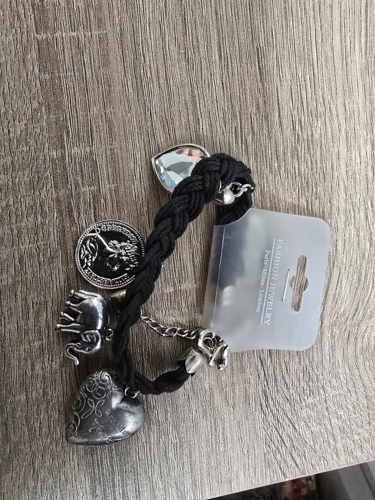Zwart gevlochten armband met bedels (dv15), Sieraden, Tassen en Uiterlijk, Armbanden, Overige materialen, Zwart, Nieuw, Met bedels of kralen