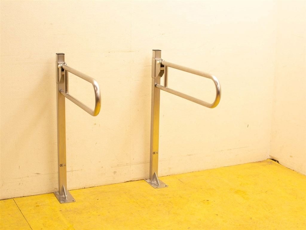 2 opklapbare handgrepen 35509