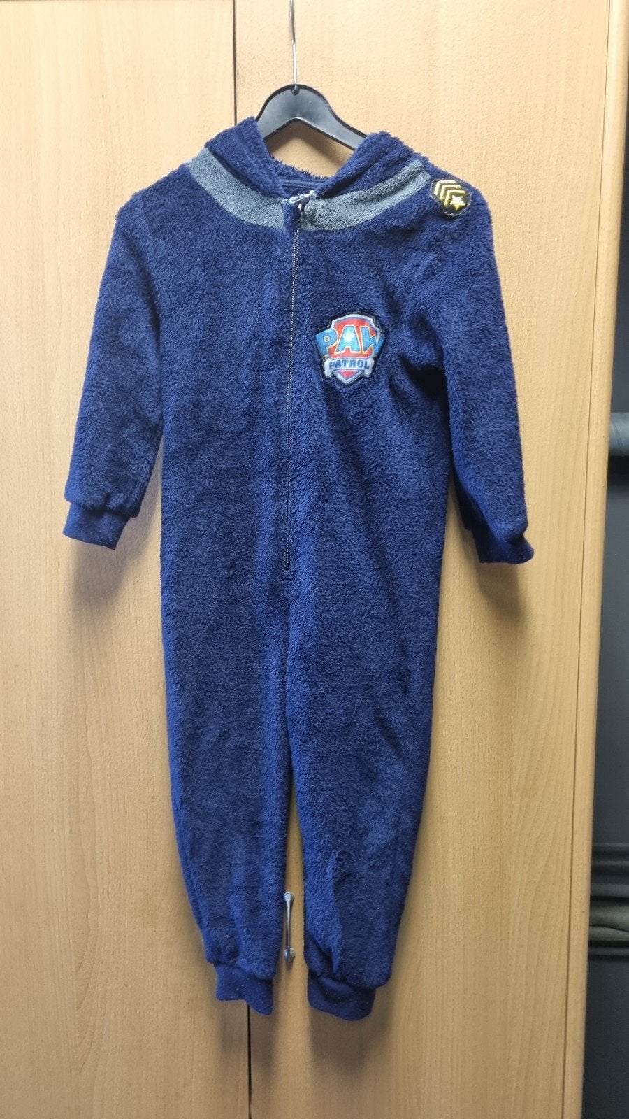 Leuk blauw Paw Patrol one-piece pyjamapak maat 98/104, Nacht- of Onderkleding, Gebruikt, Jongen of Meisje, Ophalen of Verzenden