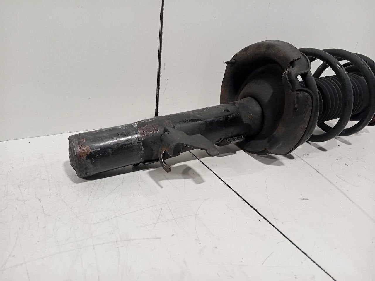 Veerpoot rechts voor Volvo V40, Auto-onderdelen, Onderdelen@venauto.nl, Van der Ven Autorecycling B.V., Gebruikt, Ettenseweg 76, 4706 PB Roosendaal, The Netherlands