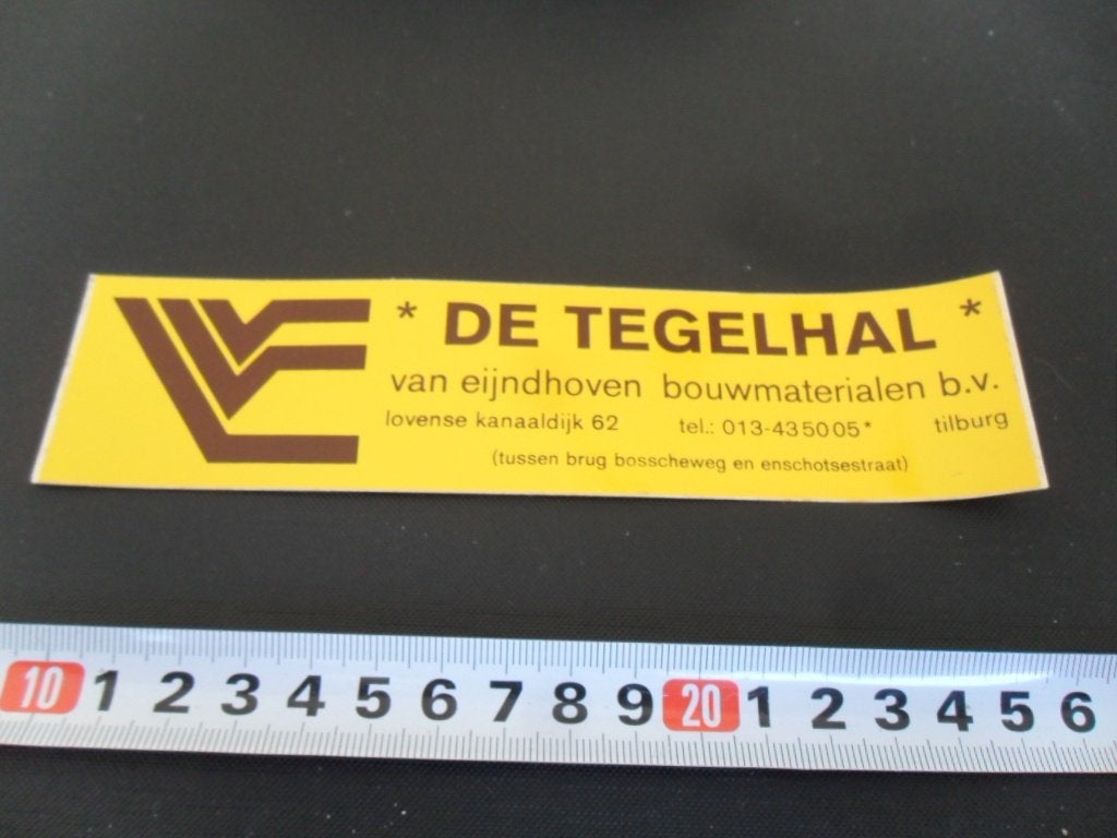sticker Tilburg DE TEGELHAL van Eijndhoven bouwmaterialen, Verzamelen, Ophalen, Zo goed als nieuw