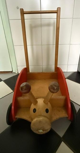 houten loopwagen lieveheersbeestje, Kinderen en Baby's, Speelgoed | Houten speelgoed, Ophalen of Verzenden, Gebruikt, Duw- of Trekspeelgoed
