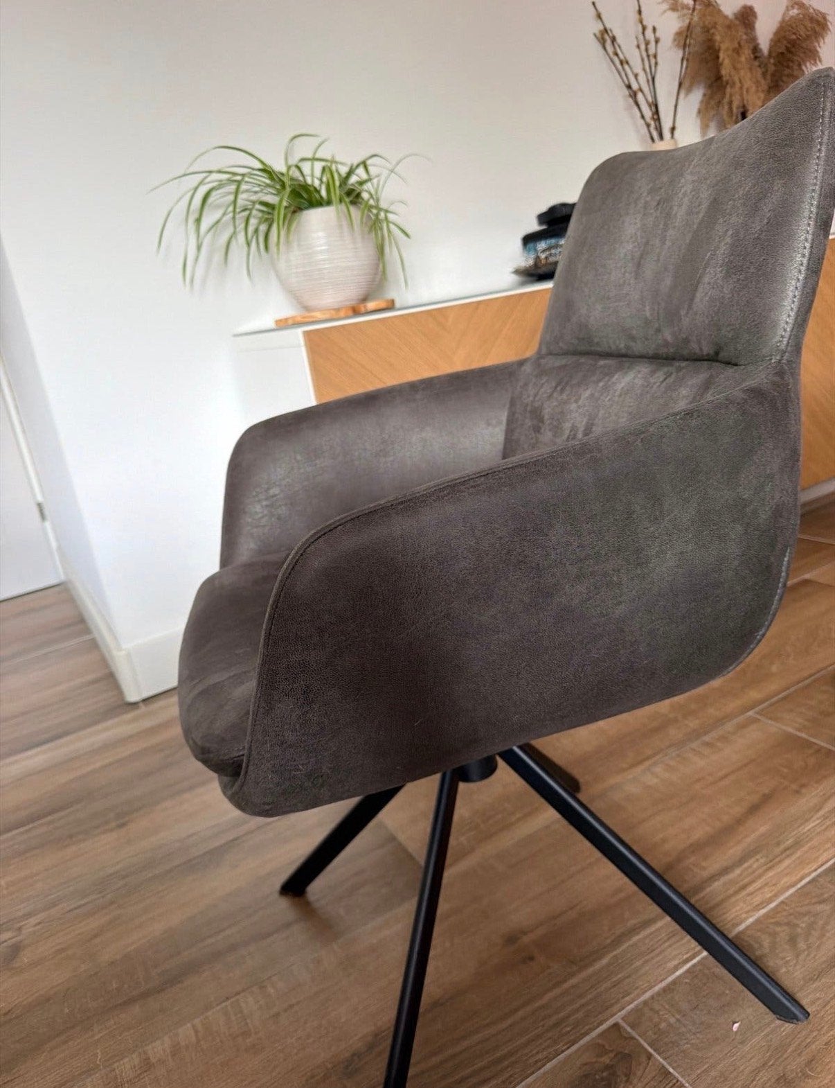 NIEUW 4 draaibare eetkamerstoelen - ANTRACIET, microleder, Ophalen, Zo goed als nieuw, Vier, Stof