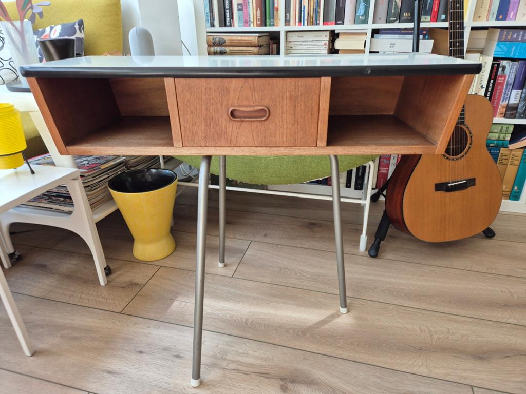 Vintage jaren '60 kastje Sixties klein dressoir, Huis en Inrichting, Kasten | Dressoirs, Ophalen, Gebruikt, Teakhout, Vintage