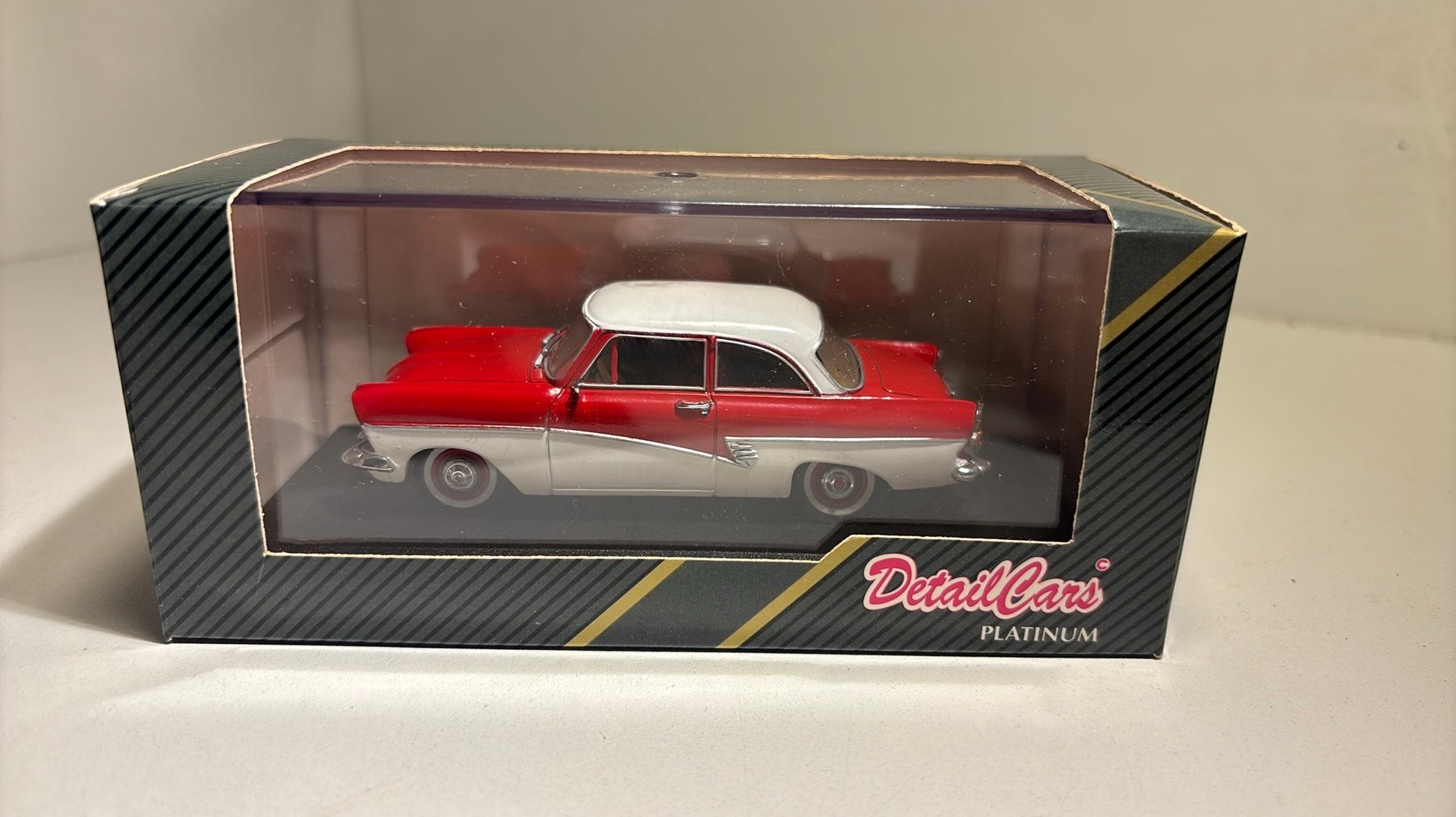 Ford taunus 17m red ditailcars 1.43, Overige merken, Auto, Ophalen of Verzenden, A