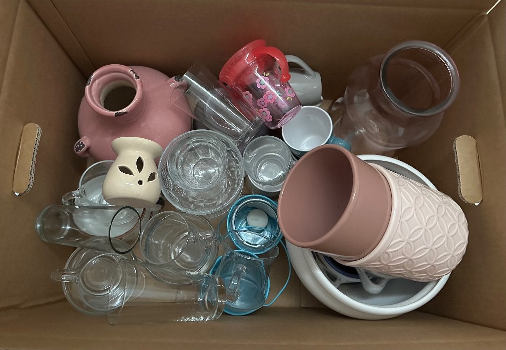 rommelmarktspullen  vazen glazen bekers soepkommen enz, Ophalen, Zo goed als nieuw, Overige kleuren, Glas