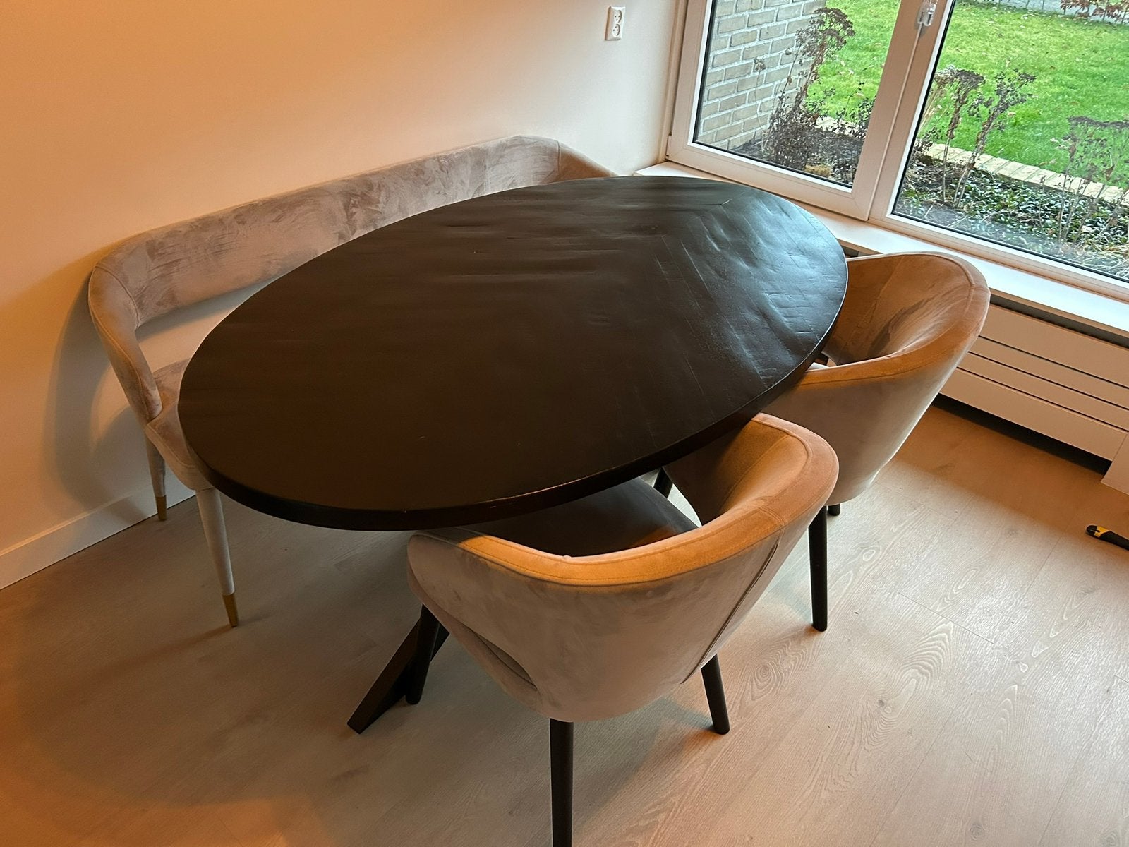 Richmond eetbankje + 2 stoelen & Giga Meubel eettafel, Ophalen, Zo goed als nieuw