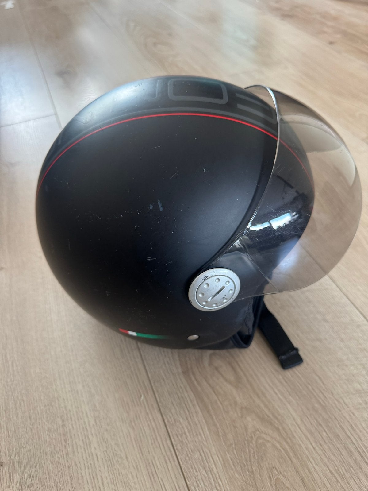 BEON DESIGN scooterhelm 1 + 2 gratis, Fietsen en Brommers, Ophalen of Verzenden, Gebruikt, Medium