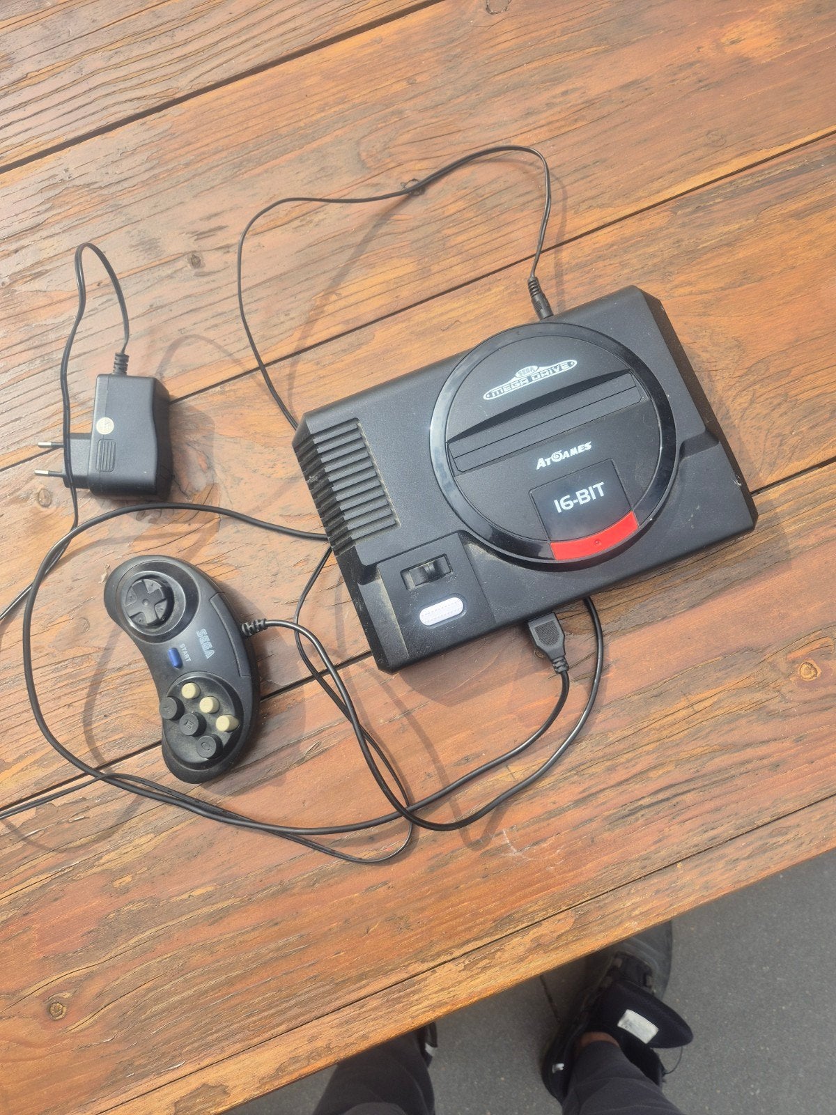 Sega Mega Drive AtGames 16-BIT Console met controller, Ophalen of Verzenden, Gebruikt, Met 1 controller, Mega Drive