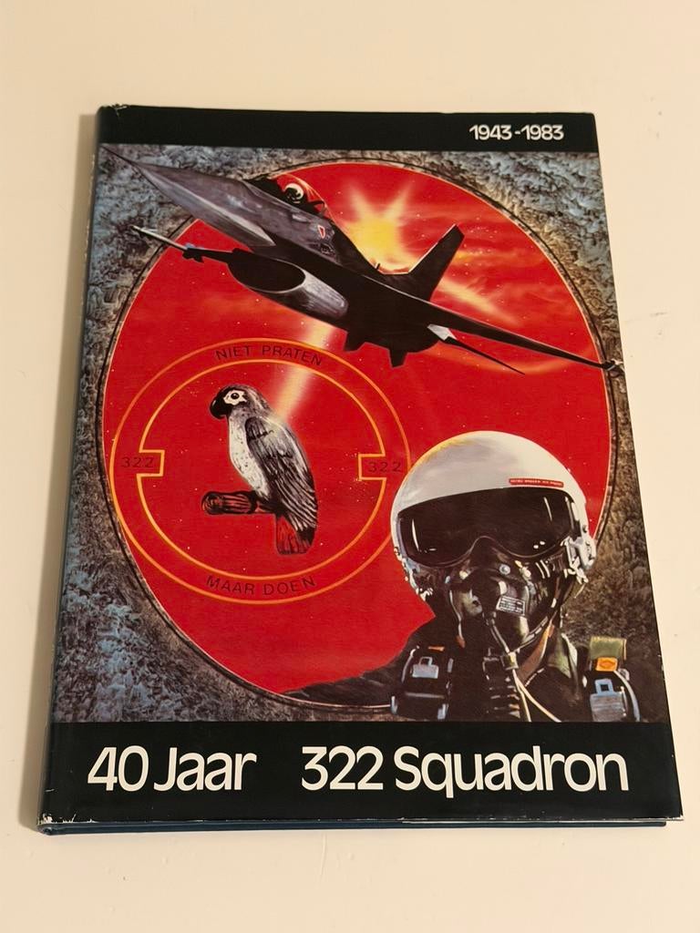 40 jaar 322 Squadron 1943 - 1983, Ophalen of Verzenden, Zo goed als nieuw, Boek of Tijdschrift