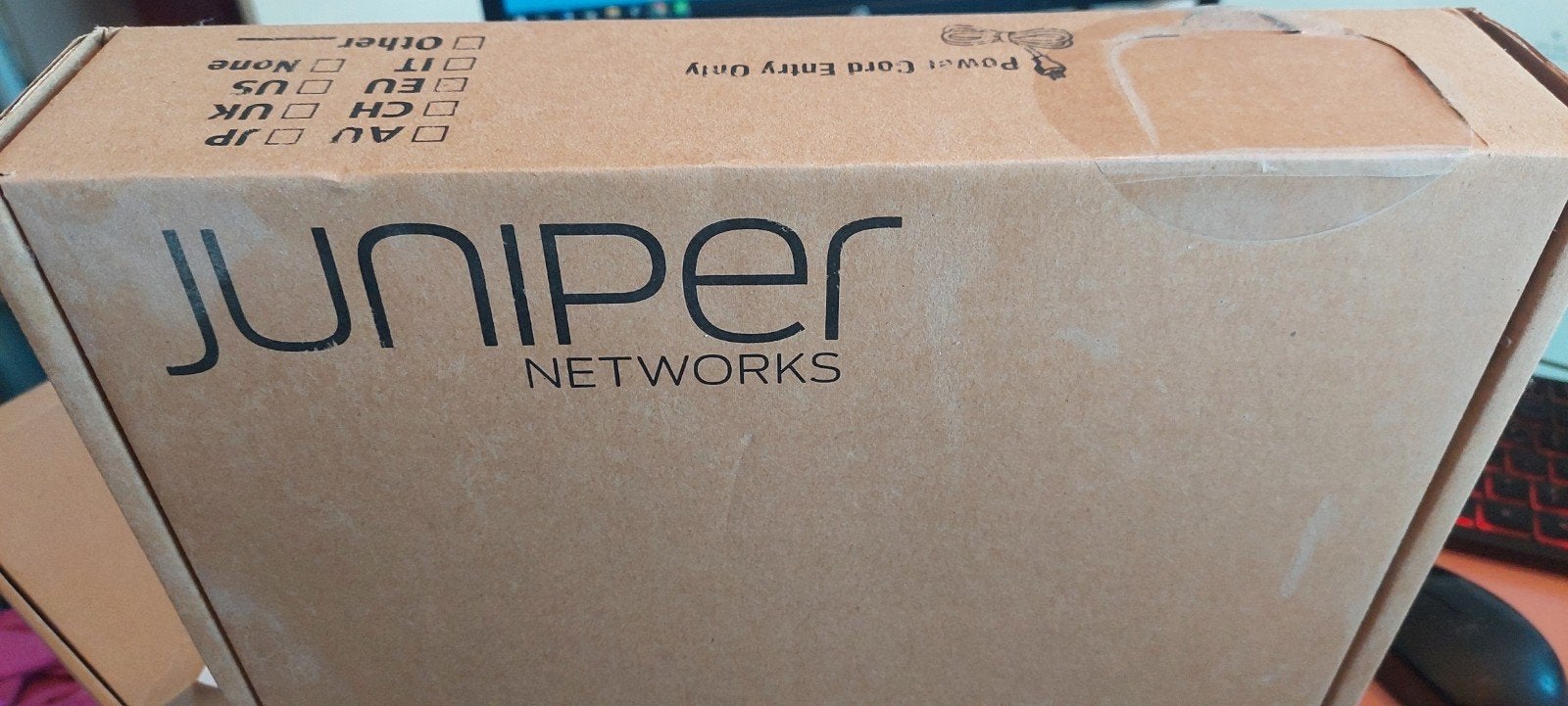 Juniper Networks SRX100 router/firewall (nieuw in doos), Ophalen of Verzenden, Nieuw, Juniper