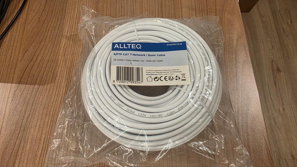 ALLTEQ S/FTP CAT 7 Netwerkkabel - 25 meter Wit, Computers en Software, Pc- en Netwerkkabels, Ophalen of Verzenden