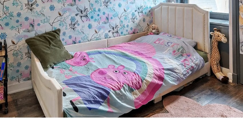 kinderbed Gestoffeerd slaapbank met rugleuning Beige, Kinderen en Baby's, Ophalen, 85 tot 100 cm, Zo goed als nieuw, Matras