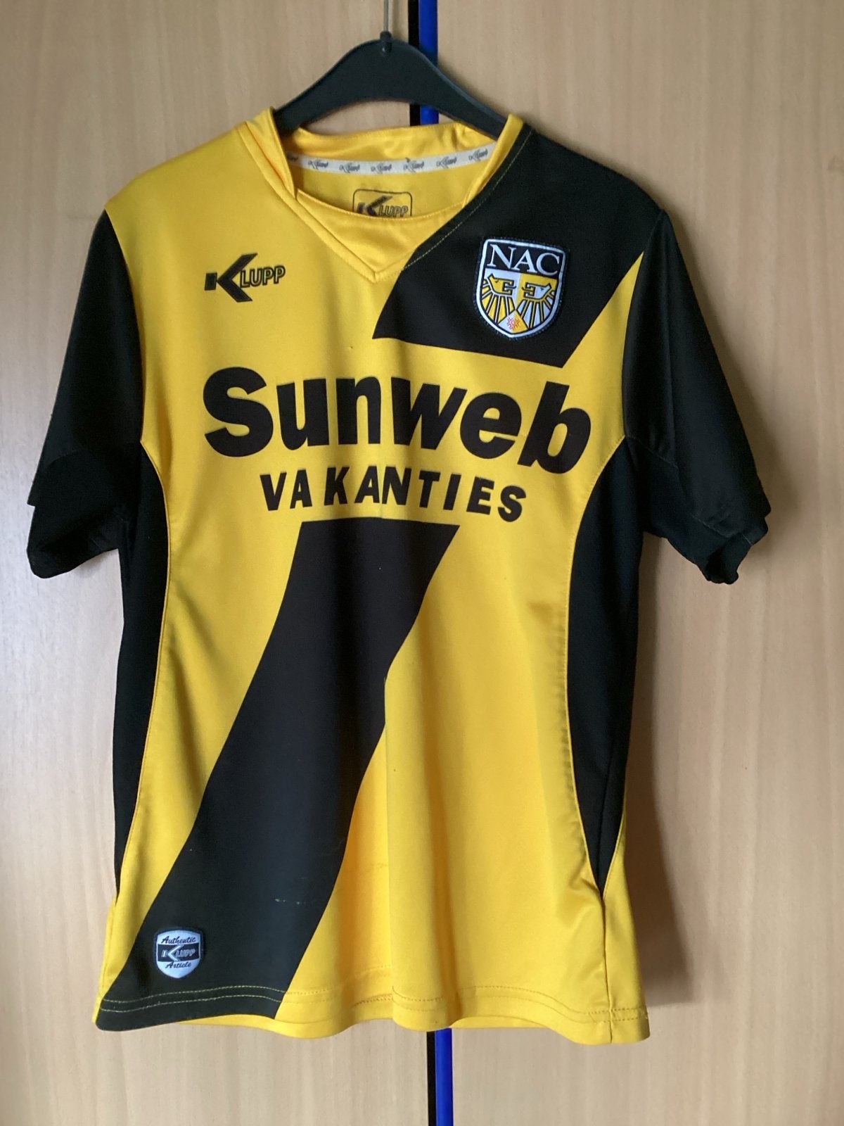 NAC Breda Thuisshirt Klüpp Sunweb Vakanties Maat XS, Verzenden, Geel, Zo goed als nieuw, Voetbal