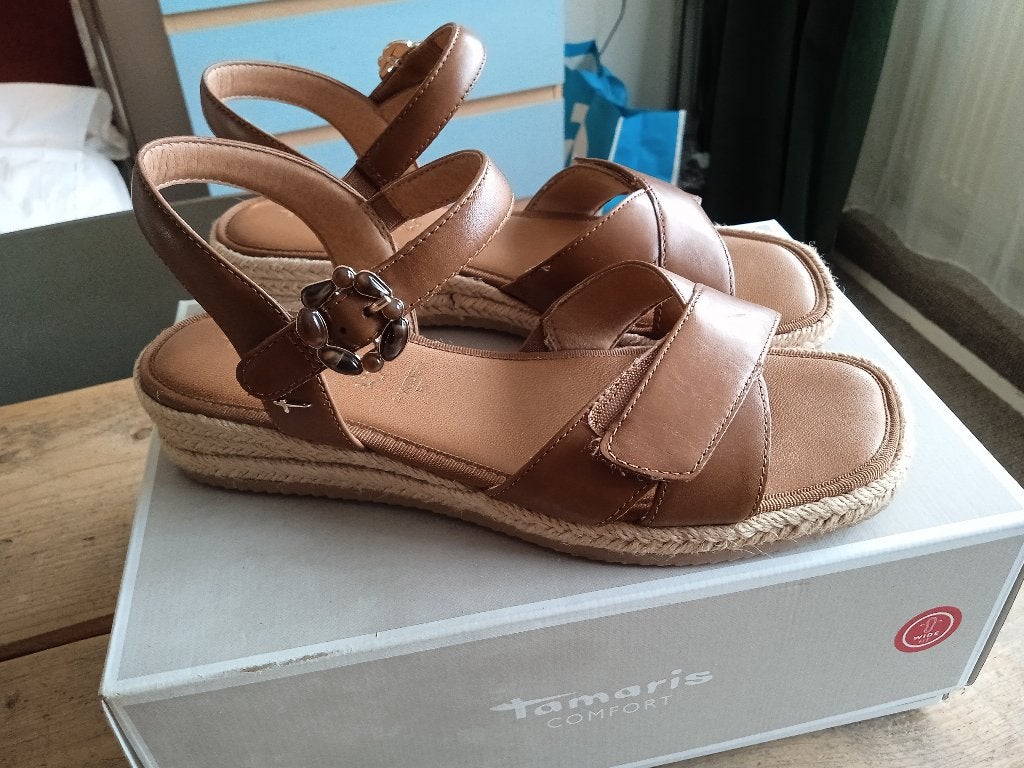 Leren sandalen Tamaris comfort mt. 39, Kleding | Dames, Schoenen, Bruin, Sandalen of Muiltjes, Zo goed als nieuw, Ophalen