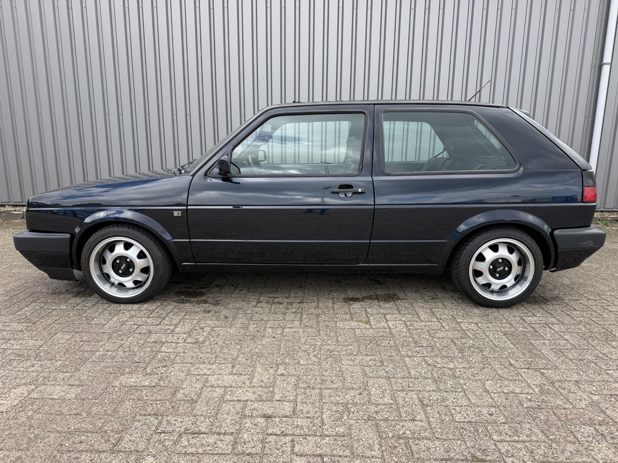 Volkswagen Golf 1.8 GTI Inj. Edition Blue | Leer | Schuifdak, Auto's, Voorwielaandrijving, Gebruikt, 4 cilinders, 850 kg