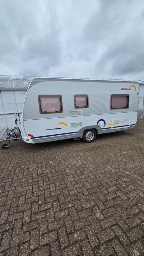 Dethleff 450 DB, Rondzit, Frans bed, 750 - 1000 kg, Particulier
