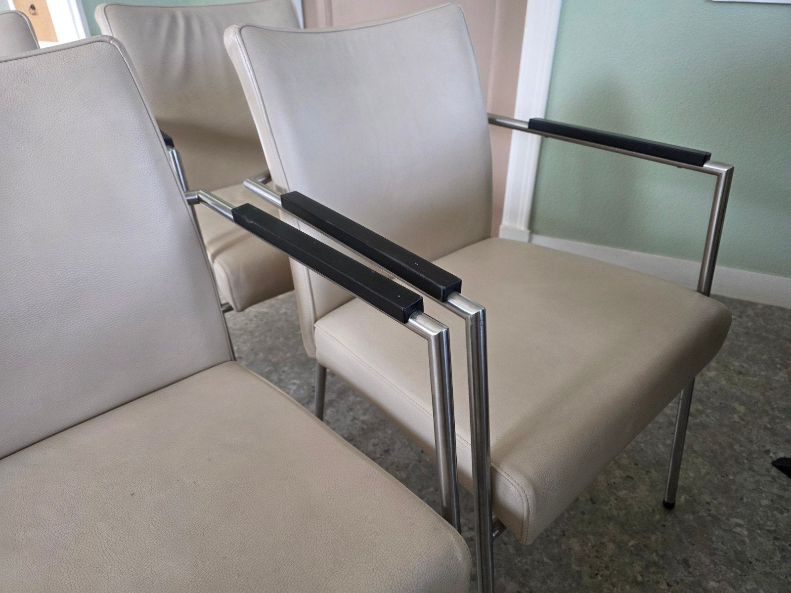 zgan 4 leren eetkamerstoelen, Ophalen, Overige kleuren, Modern chique klassiek, Zo goed als nieuw