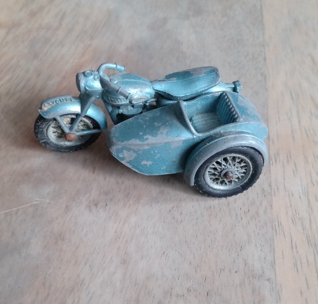 Matchbox Lesney No. 4 Triumph motorfiets T110 met zijspan, Verzamelen, Ophalen of Verzenden, Gebruikt