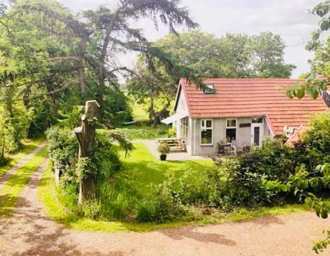 Last minute idyllisch natuurhuis, met hottub, sauna, 5 personen, Open haard, 2 slaapkamers, Landelijk