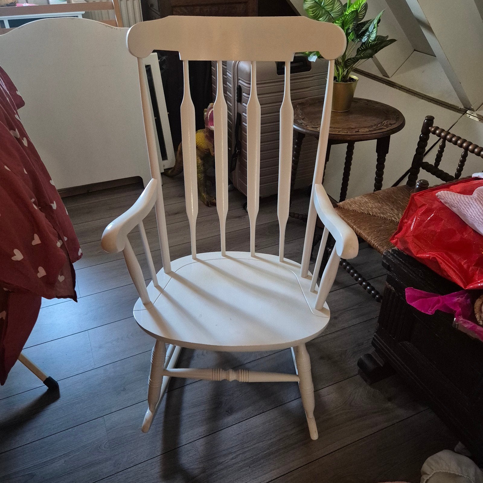 Witte schommelstoel, nog in prima staat!, Huis en Inrichting, Ophalen, Wit, Zo goed als nieuw, Eén