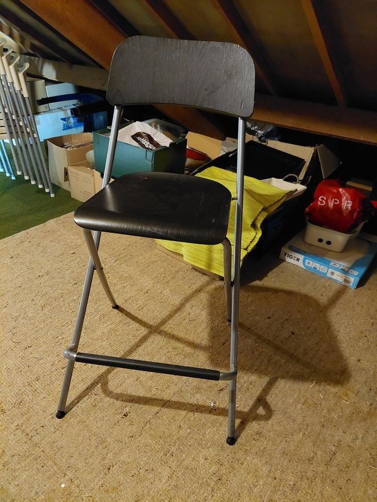 IKEA Opklapbare Kruk - Zwart, Zo Goed als Nieuw, Ophalen, Met voetsteun, 60 tot 90 cm, Zo goed als nieuw
