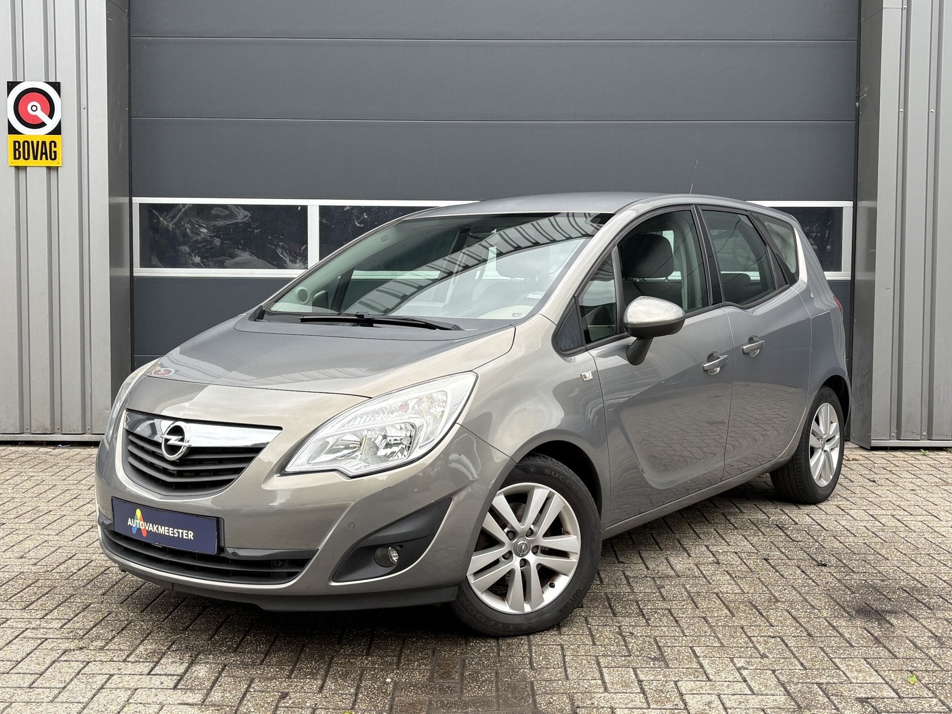 Opel Meriva 1.4 Cosmo | Navi | PDC | Cruise & Climate Contro, Auto's, Voorwielaandrijving, Euro 5, Gebruikt, 4 cilinders