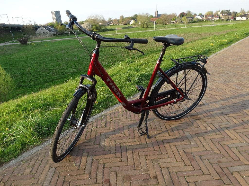 Damesfiets Trek L300 maat L, Versnellingen, 56 cm of meer, Zo goed als nieuw, Trommelrem