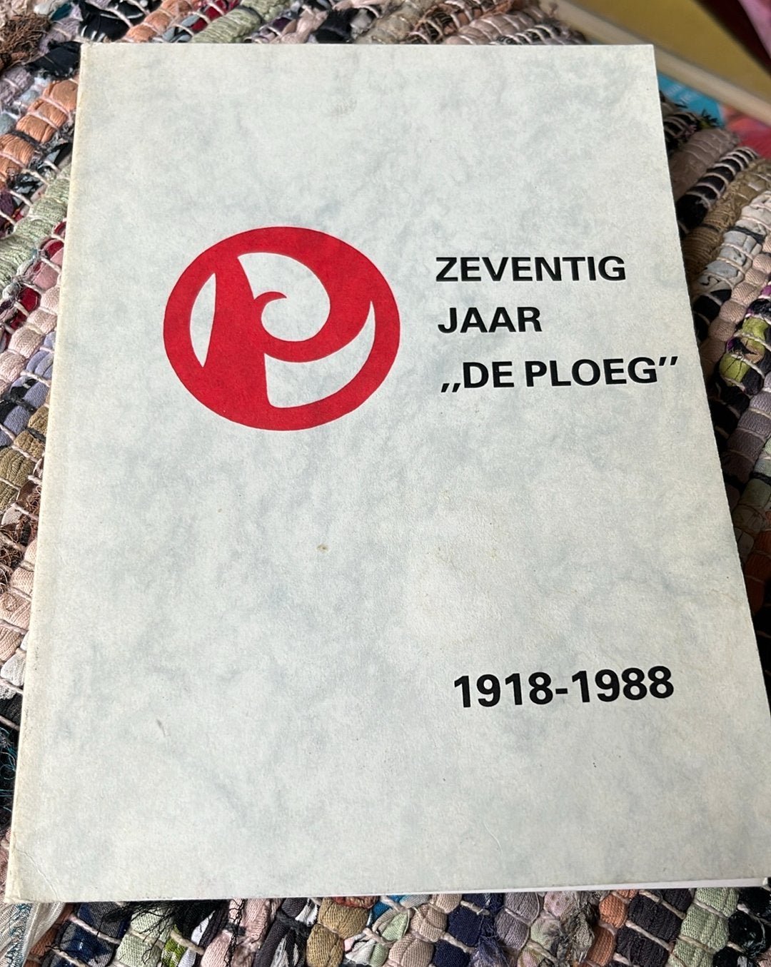 Zeventig Jaar “ De Ploeg” 1918 - 1988, Ophalen of Verzenden, Gelezen, Schilder- en Tekenkunst