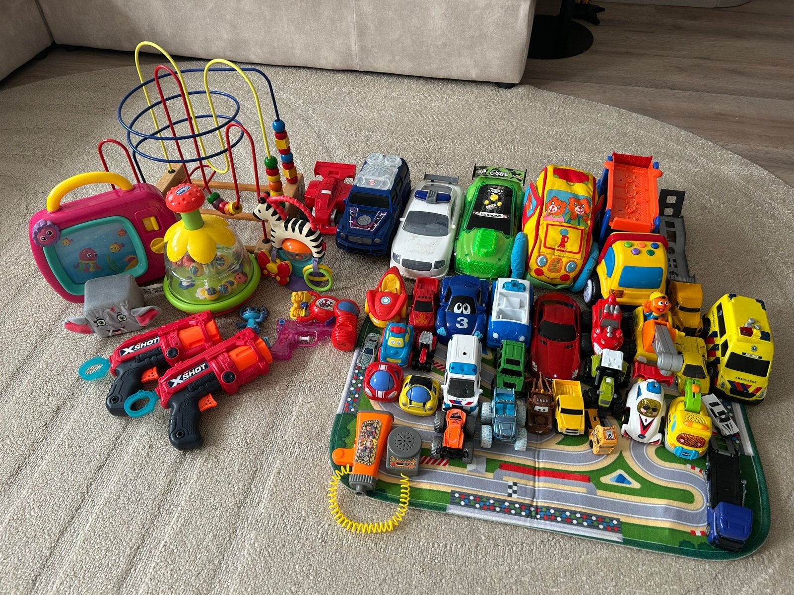 Speelgoed: muziek tv, auto's, speelmatje, kralenframe etc, Ophalen, Gebruikt, Jongen of Meisje