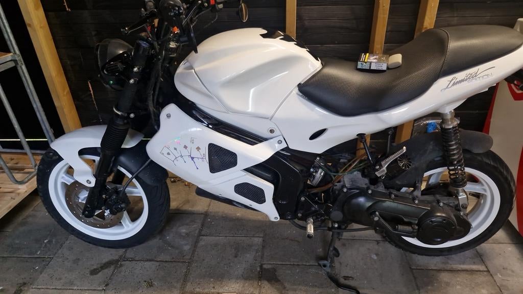 Gilera DNA scooter, Fietsen en Brommers, Ophalen of Verzenden, Zo goed als nieuw, Overige typen, Overige merken