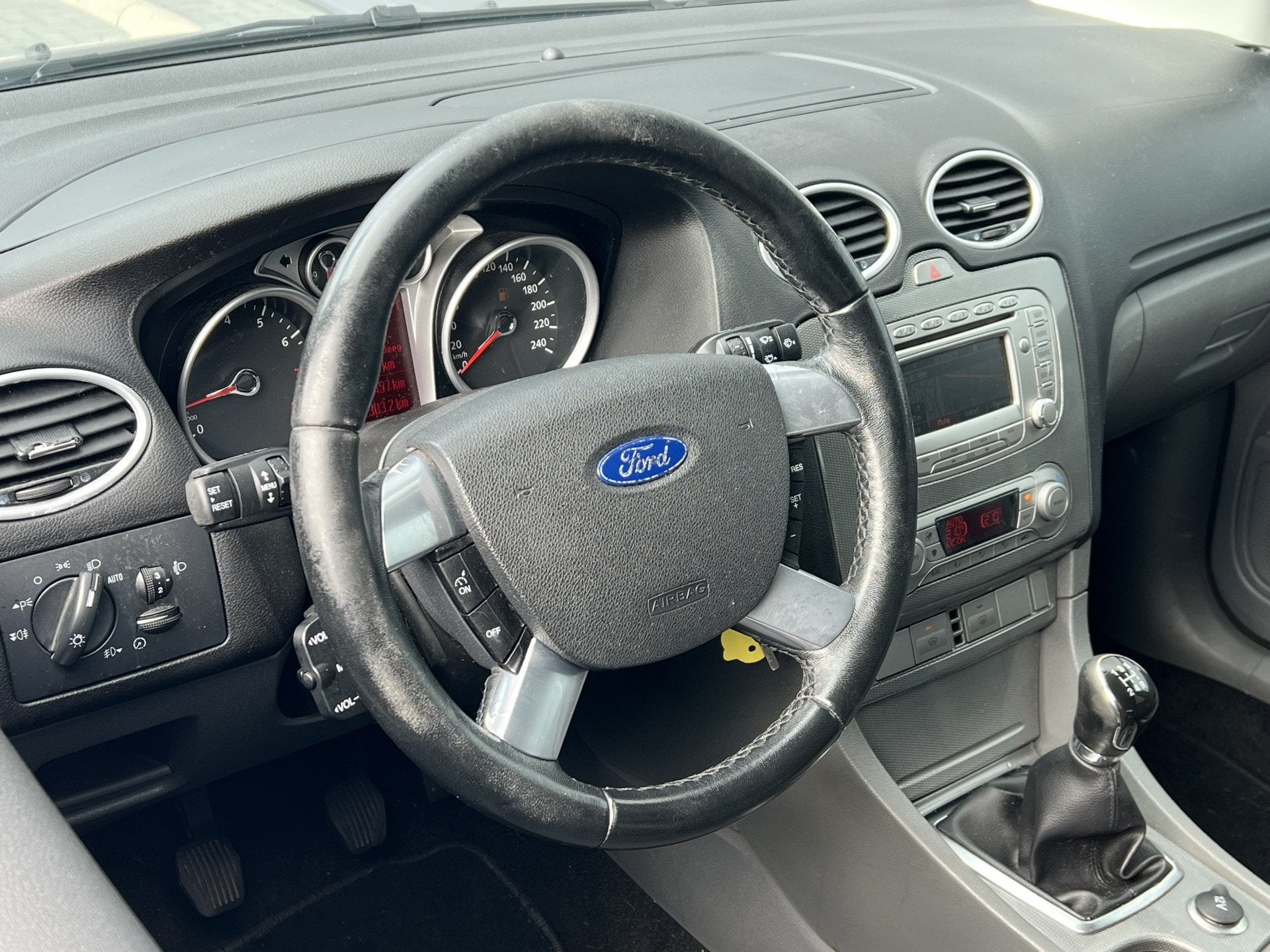 Ford FOCUS Wagon 1.6 Titanium | Leder | Navi | Trekhaak, 1596 cc, Gebruikt, Zwart, 4 cilinders