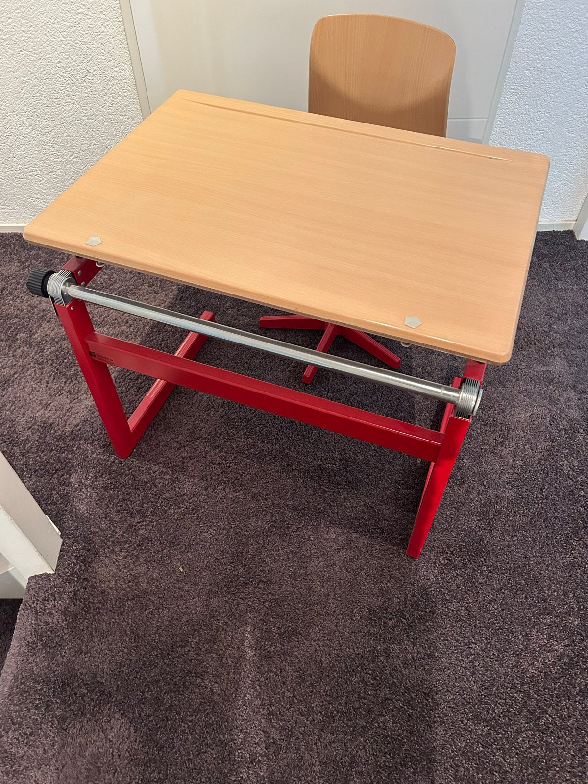 Verstelbaar kinderbureau met stoel - Rood/Hout, Kinderbureau, 50 cm, Ophalen of Verzenden, Rood
