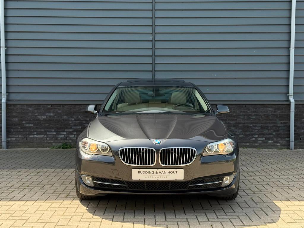 BMW 5-serie 520i High Executive Pano Leder Navi Climate, Automaat, Euro 5, Achterwielaandrijving, Gebruikt
