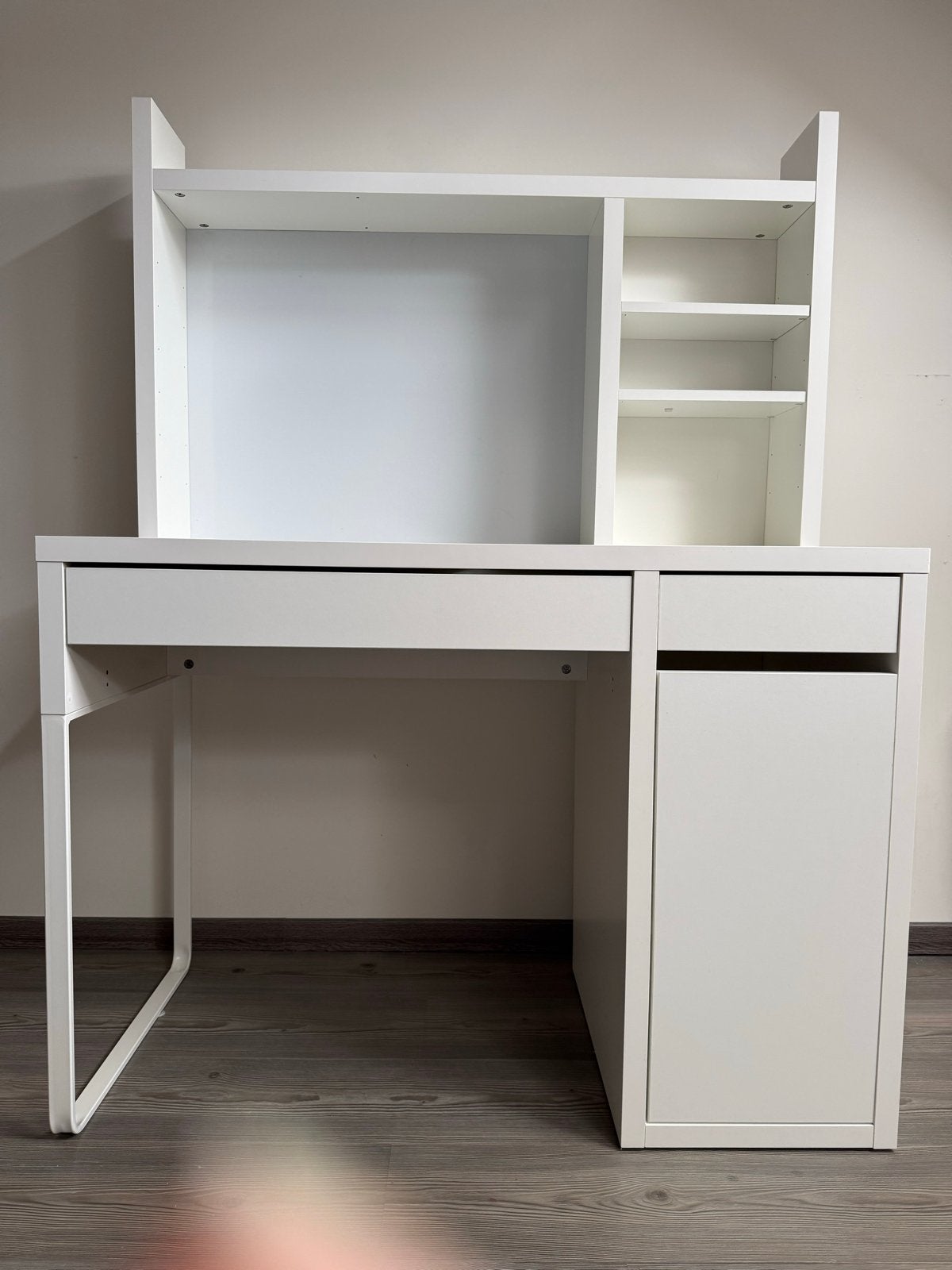 IKEA Micke bureau met opzetstuk, Ophalen, Zo goed als nieuw, IKEA, Computerbureau