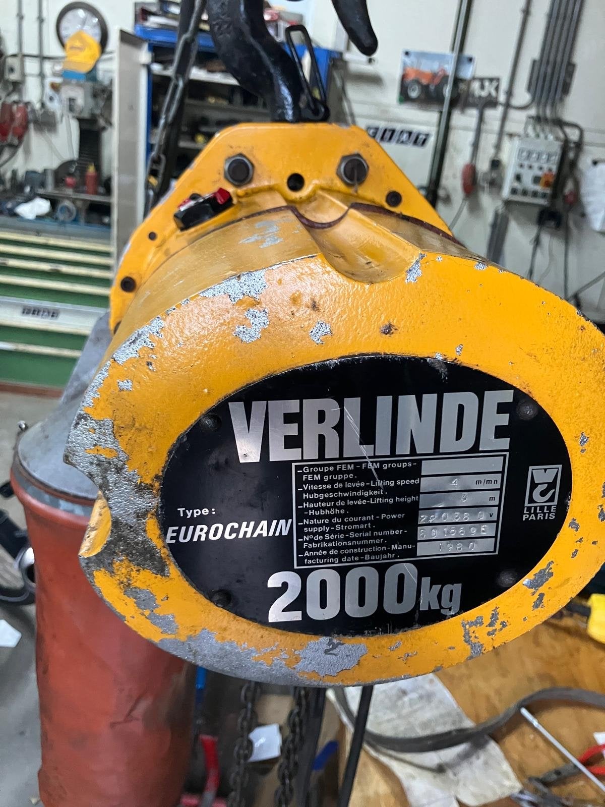 Elektrische 3 fasen takel Verlinde 2000 kg, Ophalen