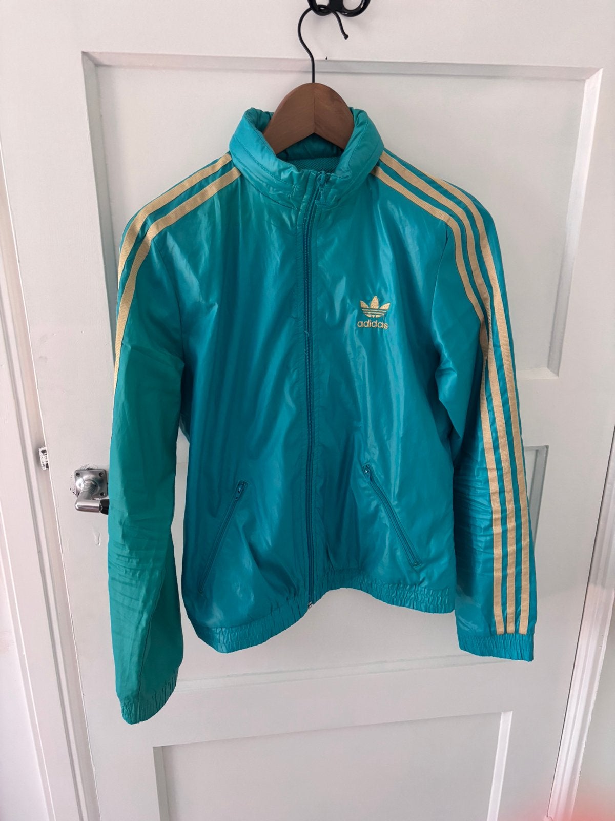 Retro adidas jasje met capuchon in de kraag. 36, Ophalen of Verzenden, Zo goed als nieuw, Maat 36 (S), Overige typen